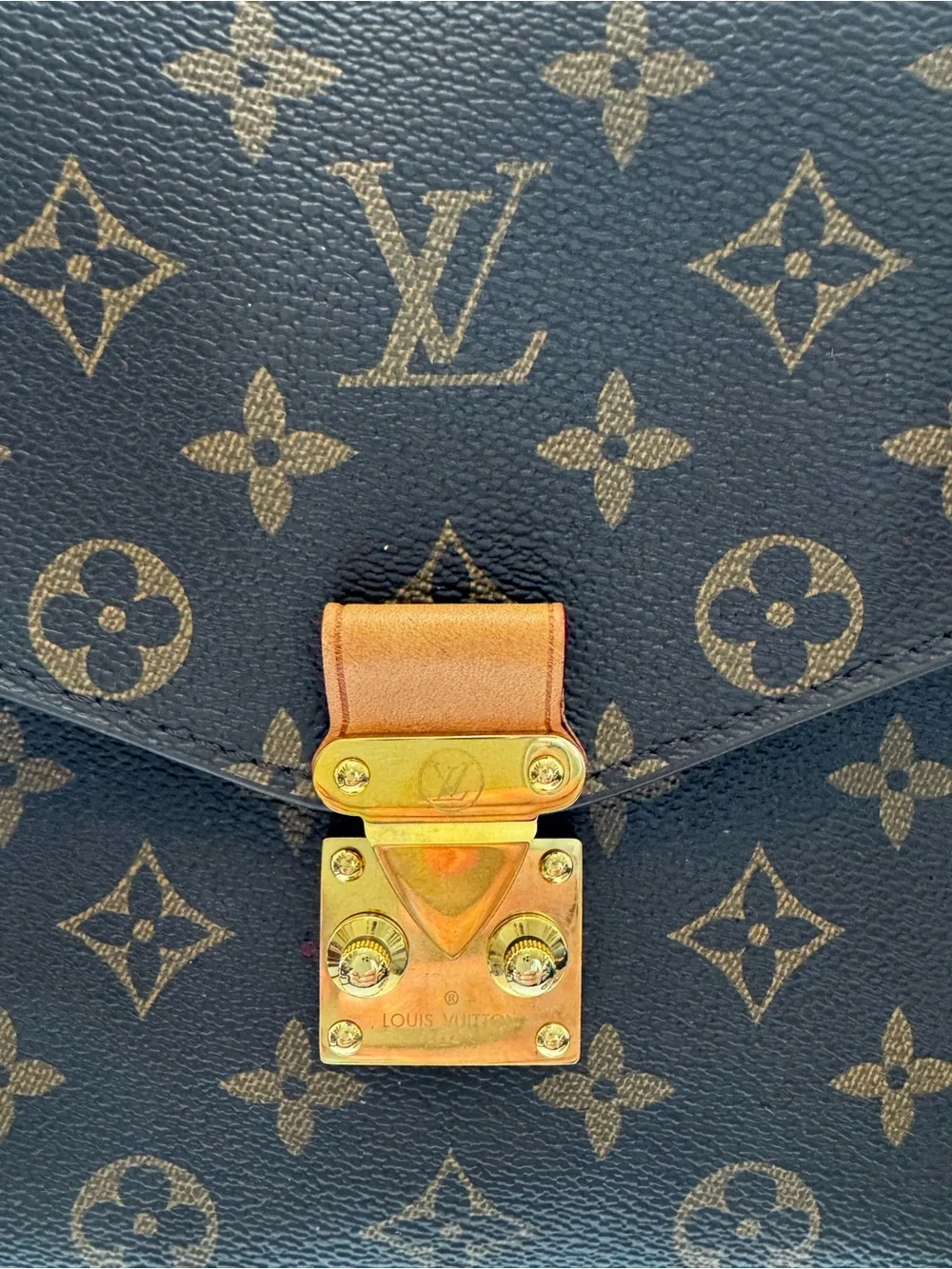 Louis Vuitton Pochette Métis Monogram Canvas Crossbody Satchel